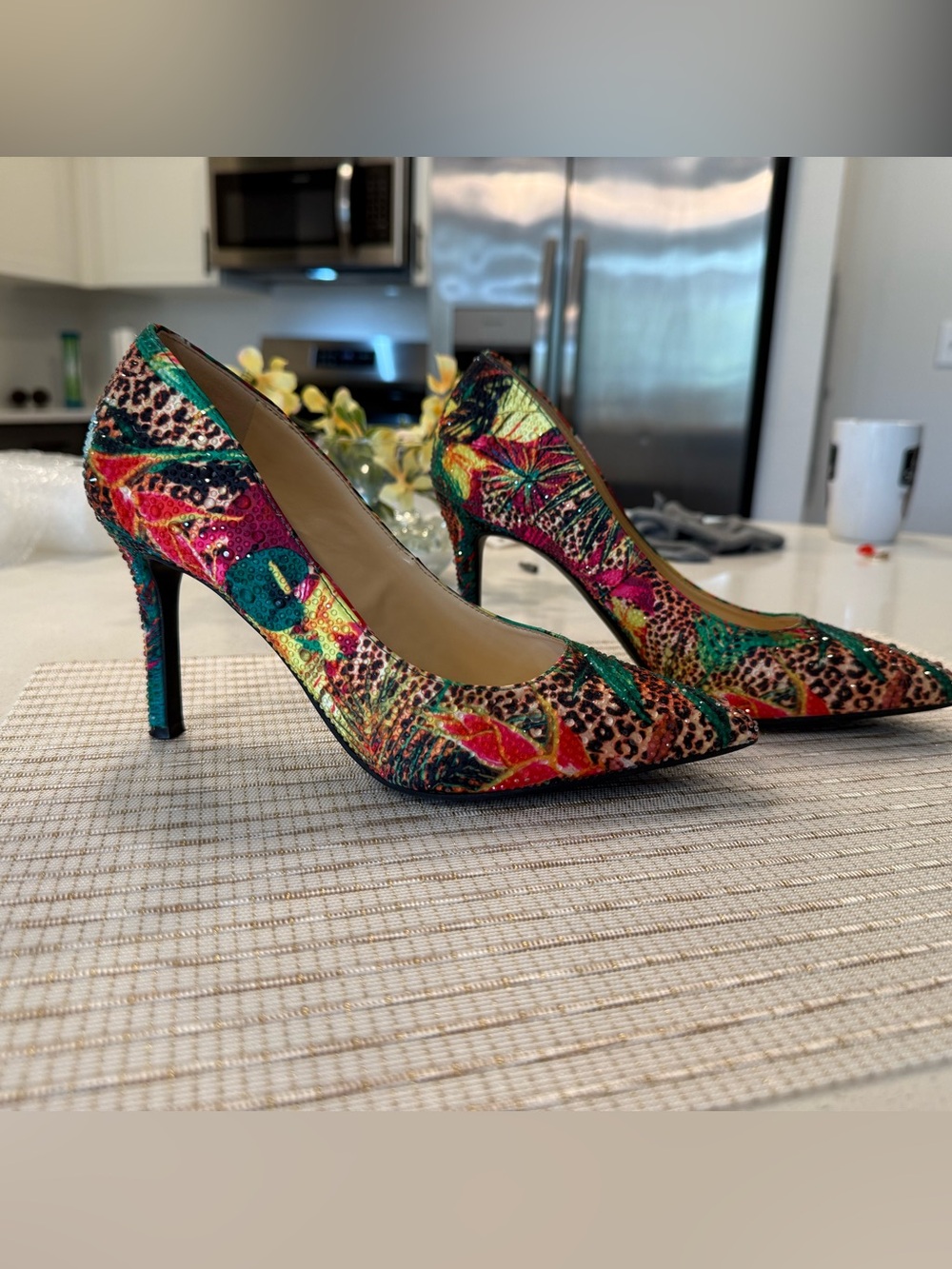 Jessica Simpson Multicolor Tropical Print Pointed Toe Heels - Picture 3 of 6